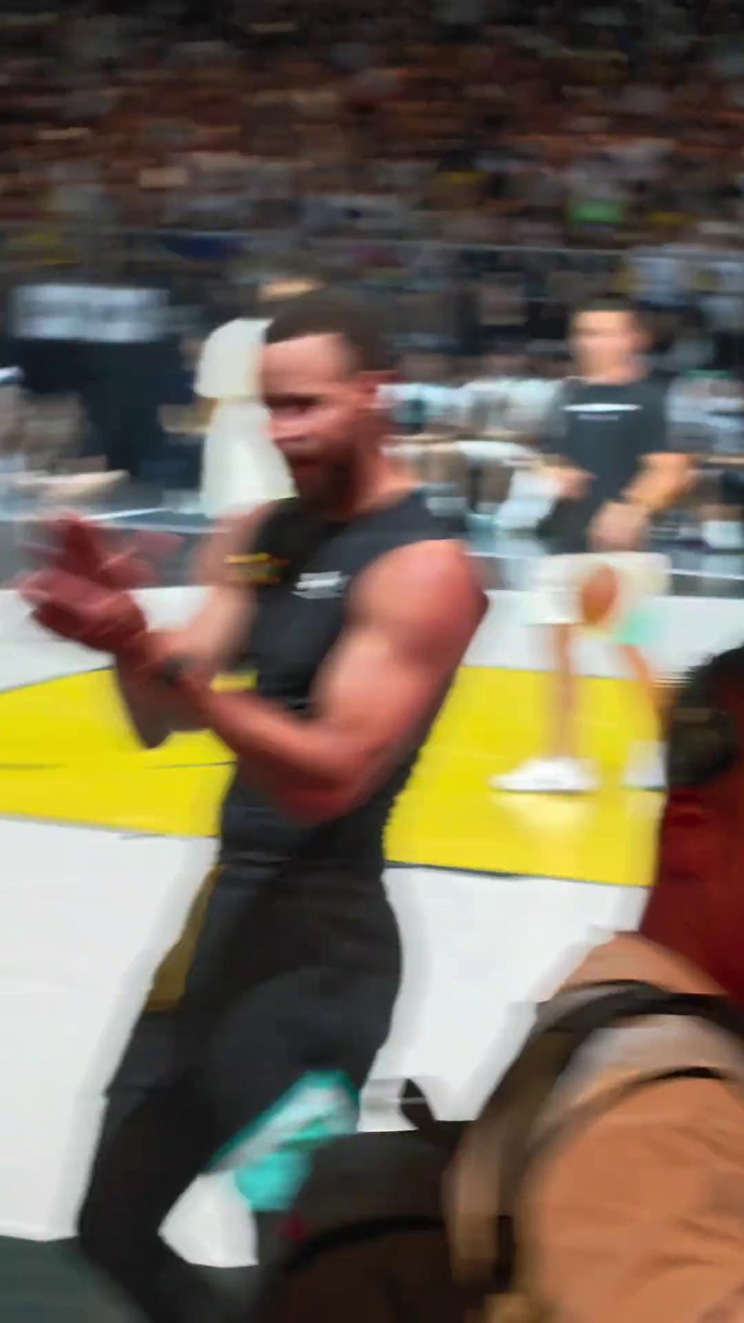 ayx-爆冷首场状态出色，法国队观众沸腾！，库里重返赛场赛场气氛高涨-ayx