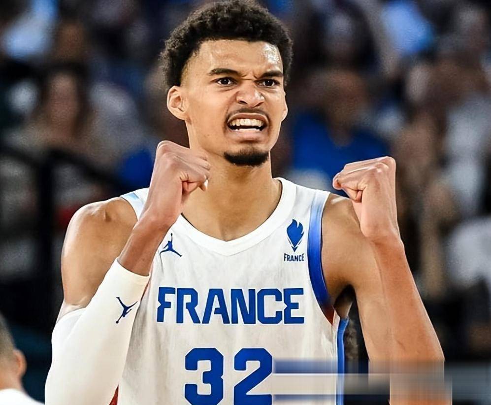 爱游戏APP-塞尔维亚队前途光明！，库里新星夺冠表现突出上演精彩一战-爱游戏APP